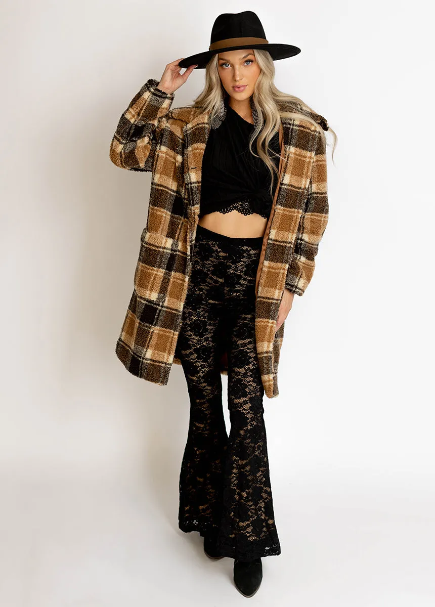 Abril Pant in Black