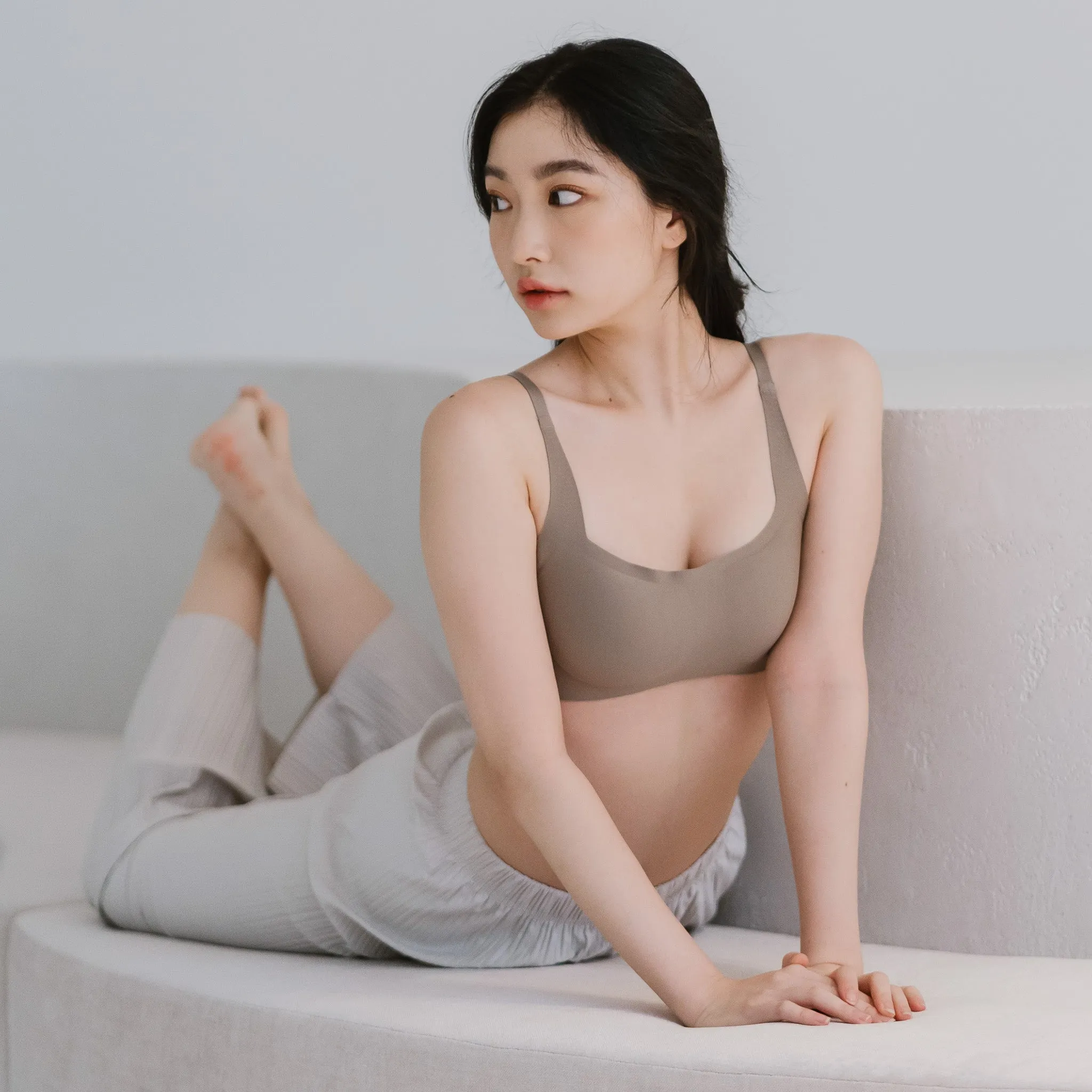 Air-ee Seamless Bra in Hojicha - Square Neck (Signature Edition) *Limited Edition
