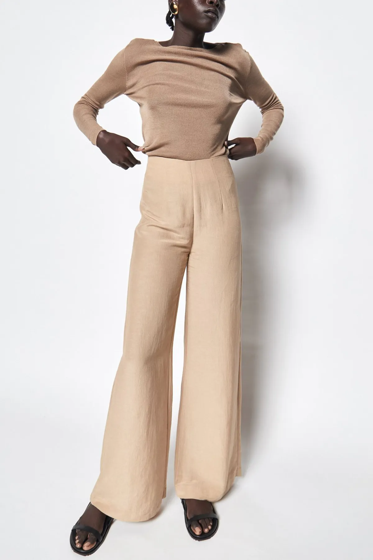 Amo Trousers in Wheat