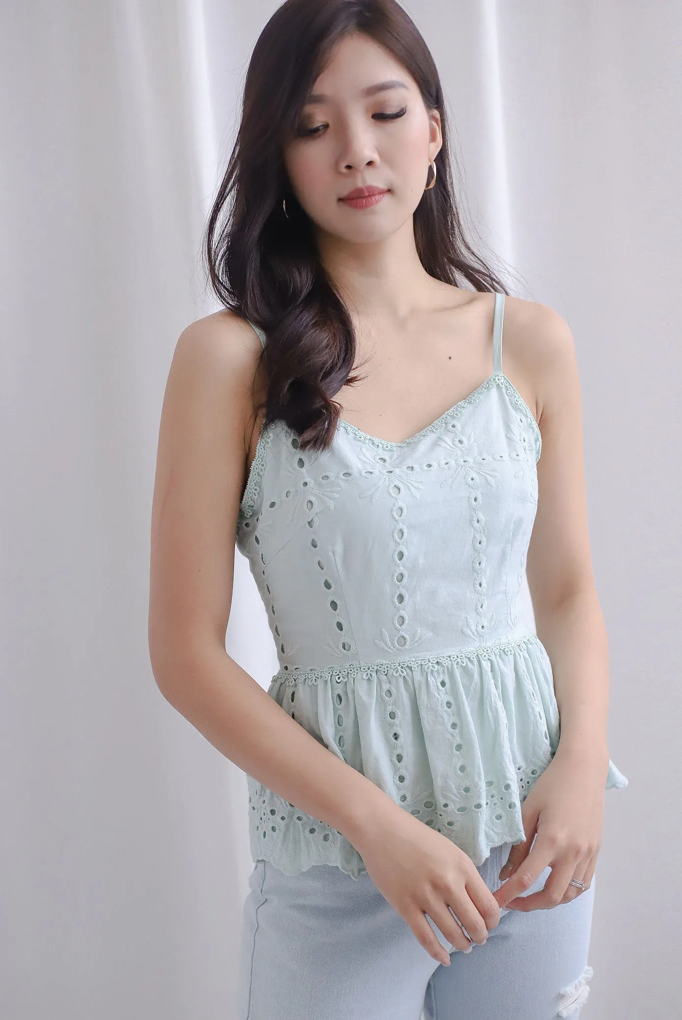 Arelis Eyelet Spag Peplum Top In Mint