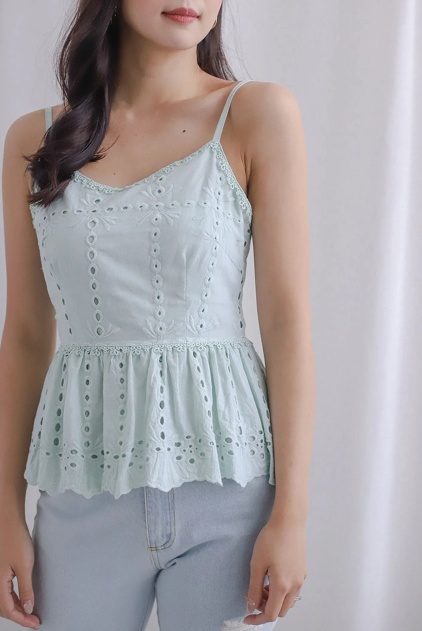 Arelis Eyelet Spag Peplum Top In Mint