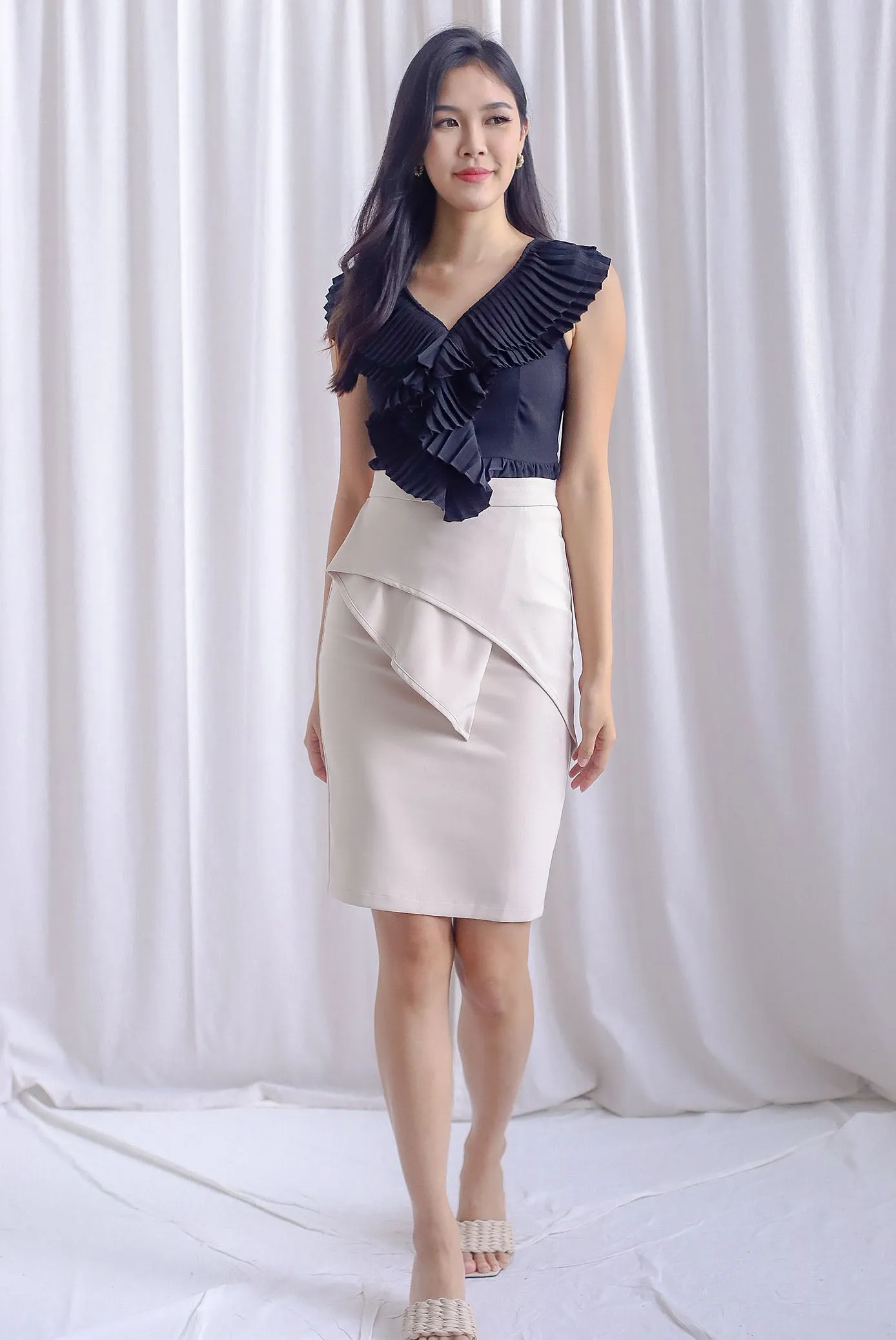 Elisa Pleated Peplum Top In Black