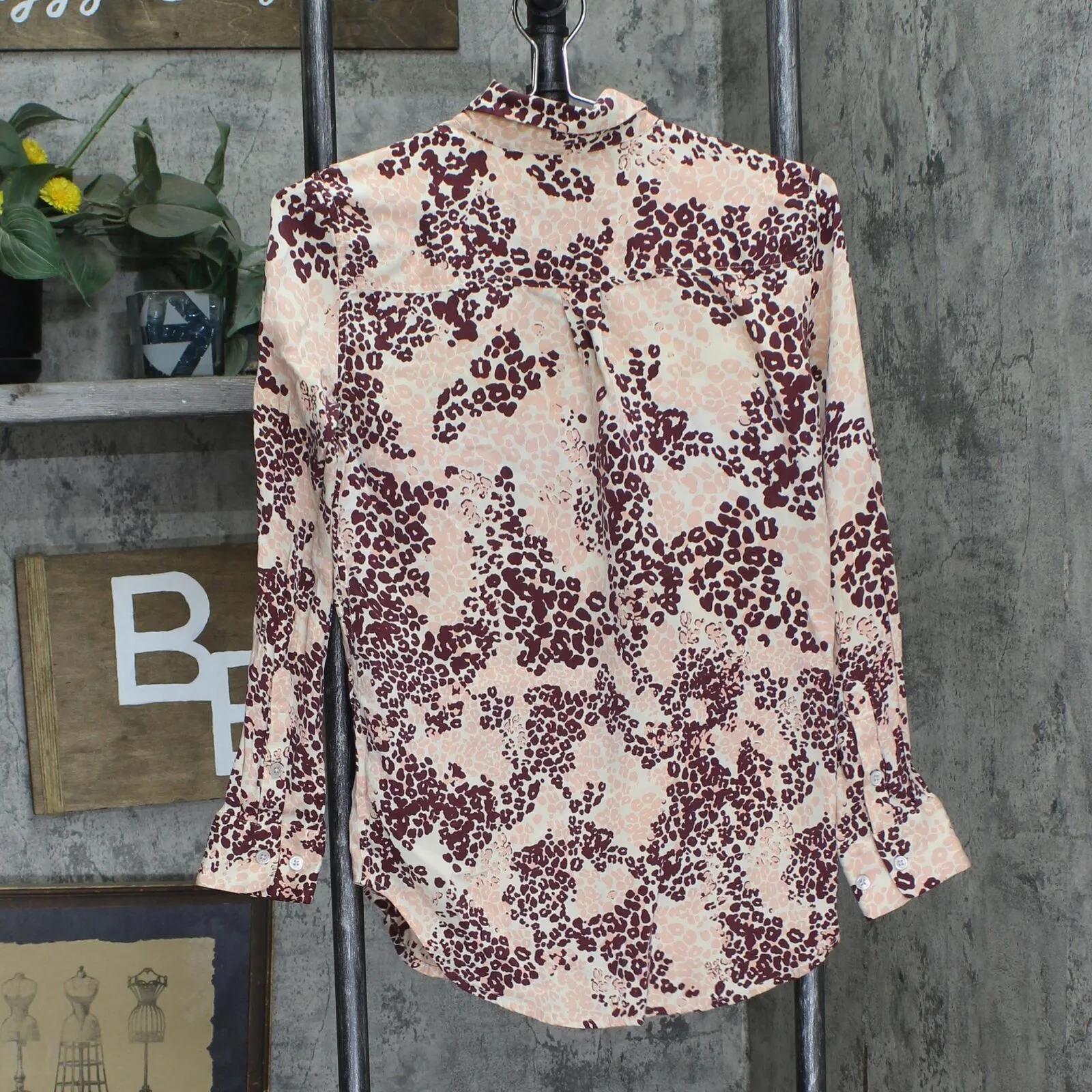 Equipment Womens Button Up Silk Animal Print Long Sleeve Shirt Pink Leopard XS