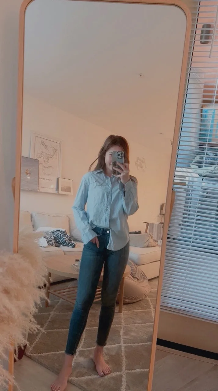 Florence Crop: Mid Rise Skinny