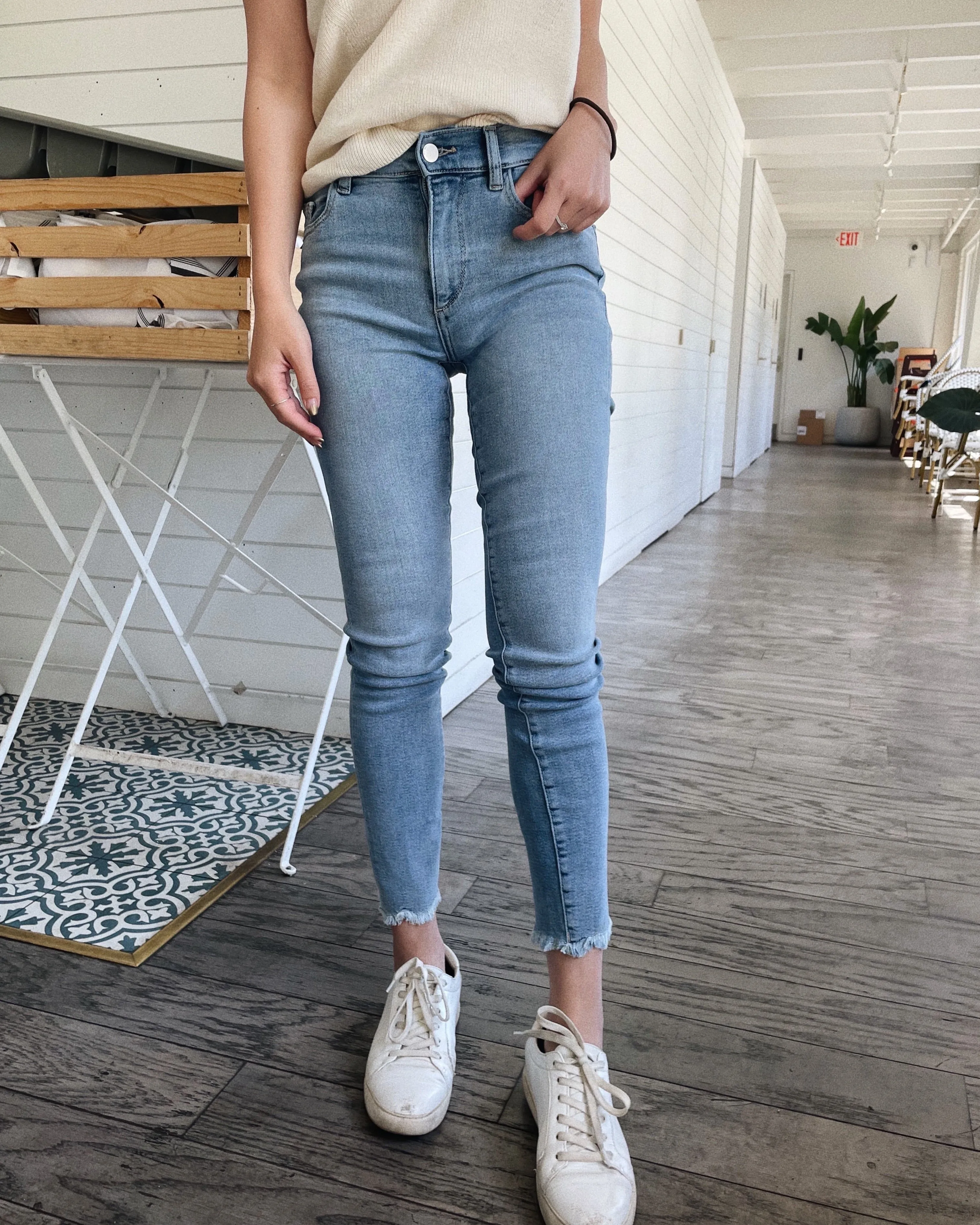 Florence Crop: Mid Rise Skinny