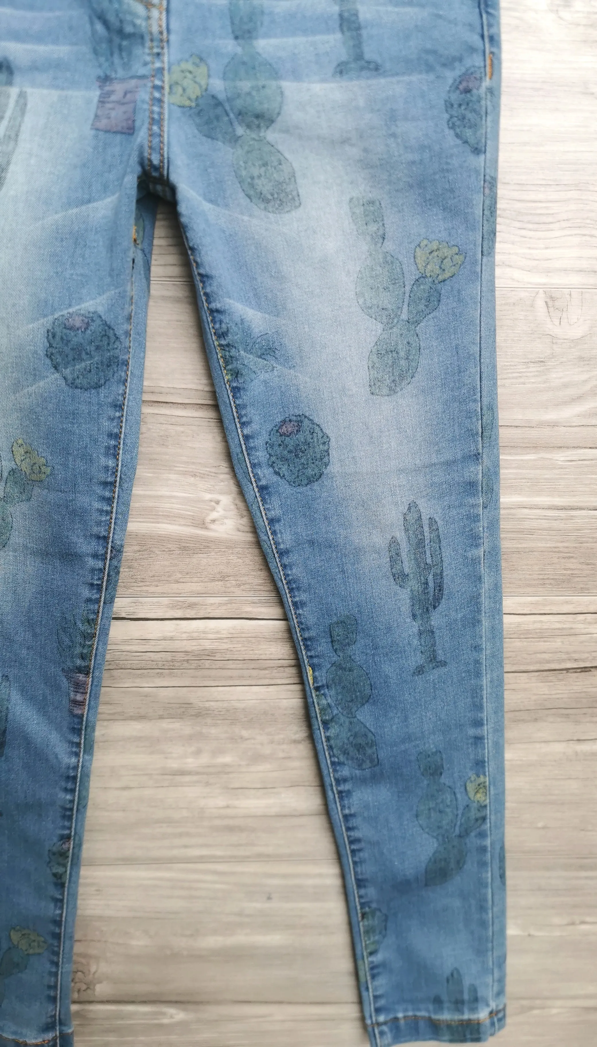 GIRL SIZE(S) MEDIUM (10 YEARS) & LARGE (12 YEARS) - DEX Kids, Graphic Skinny Jeans NWT B54