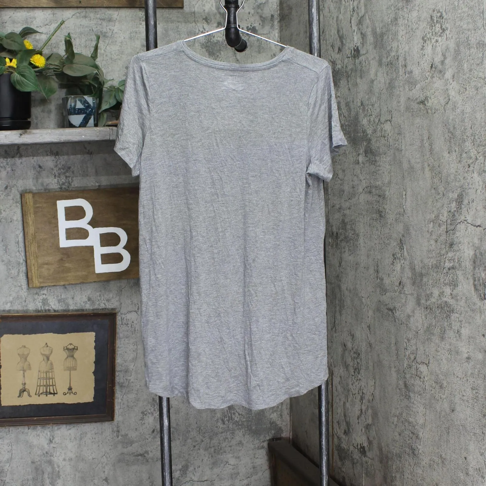 Hue Womens Short Sleeve Relaxed Fit V-Neck Tee 21320KM