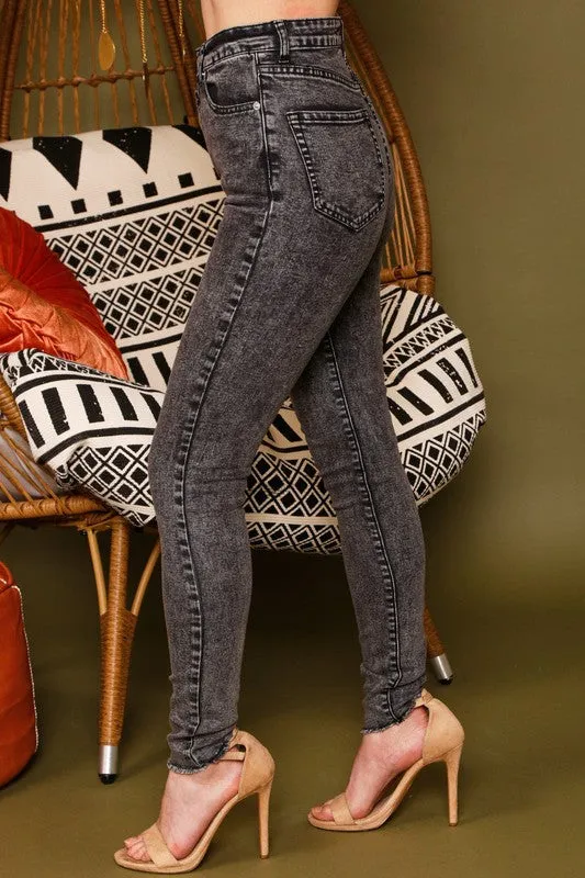 JOANIE ACID WASH JEANS