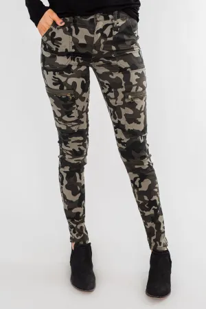 Kan Can- Camo Zipper Skinny Jeans