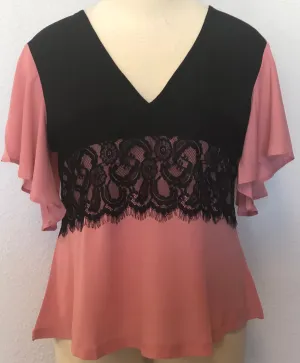 PLUS V-NECK LACE SOLID TOP