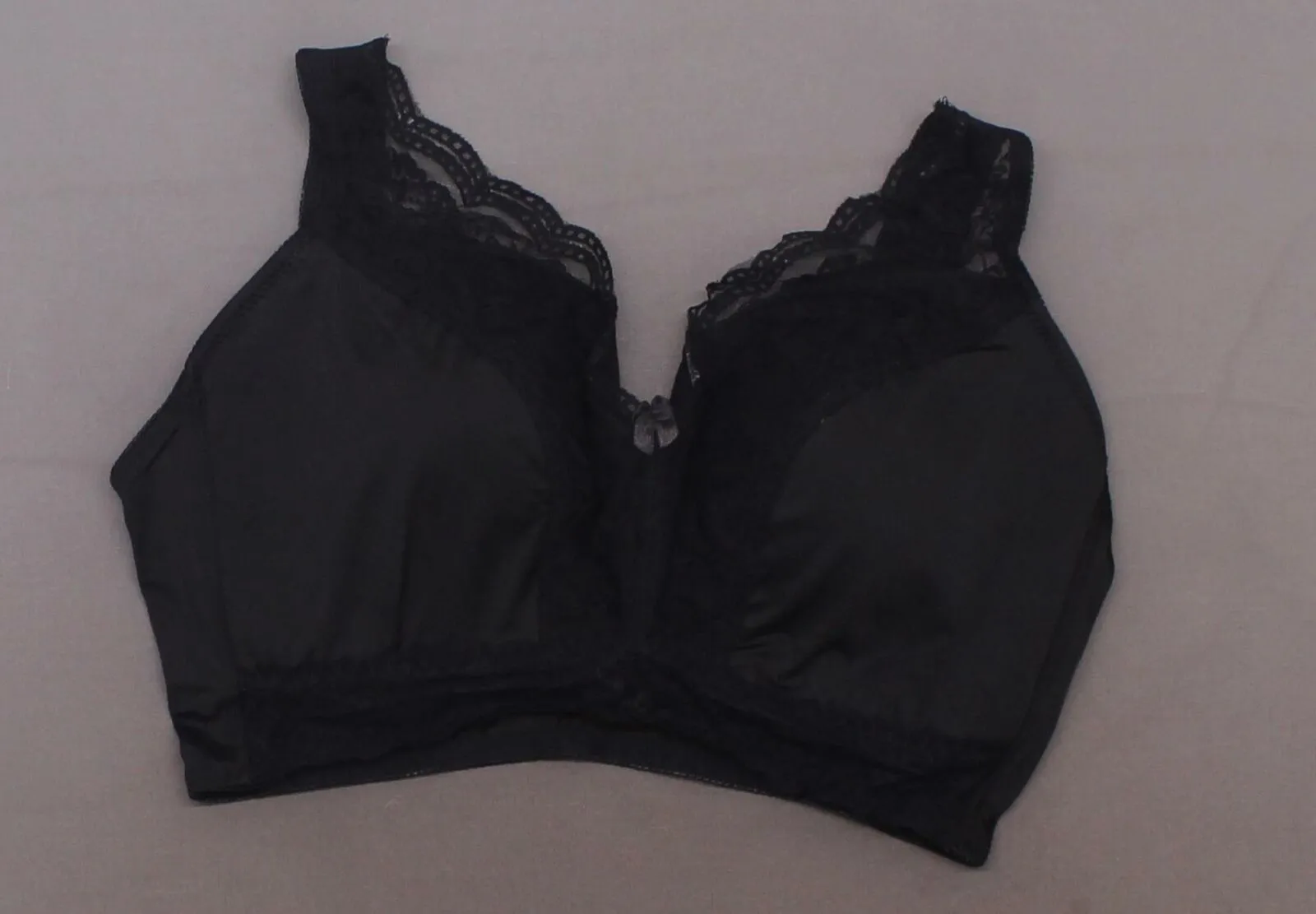Rhonda Shear Plus Size Pinup Bra With Removable Pads