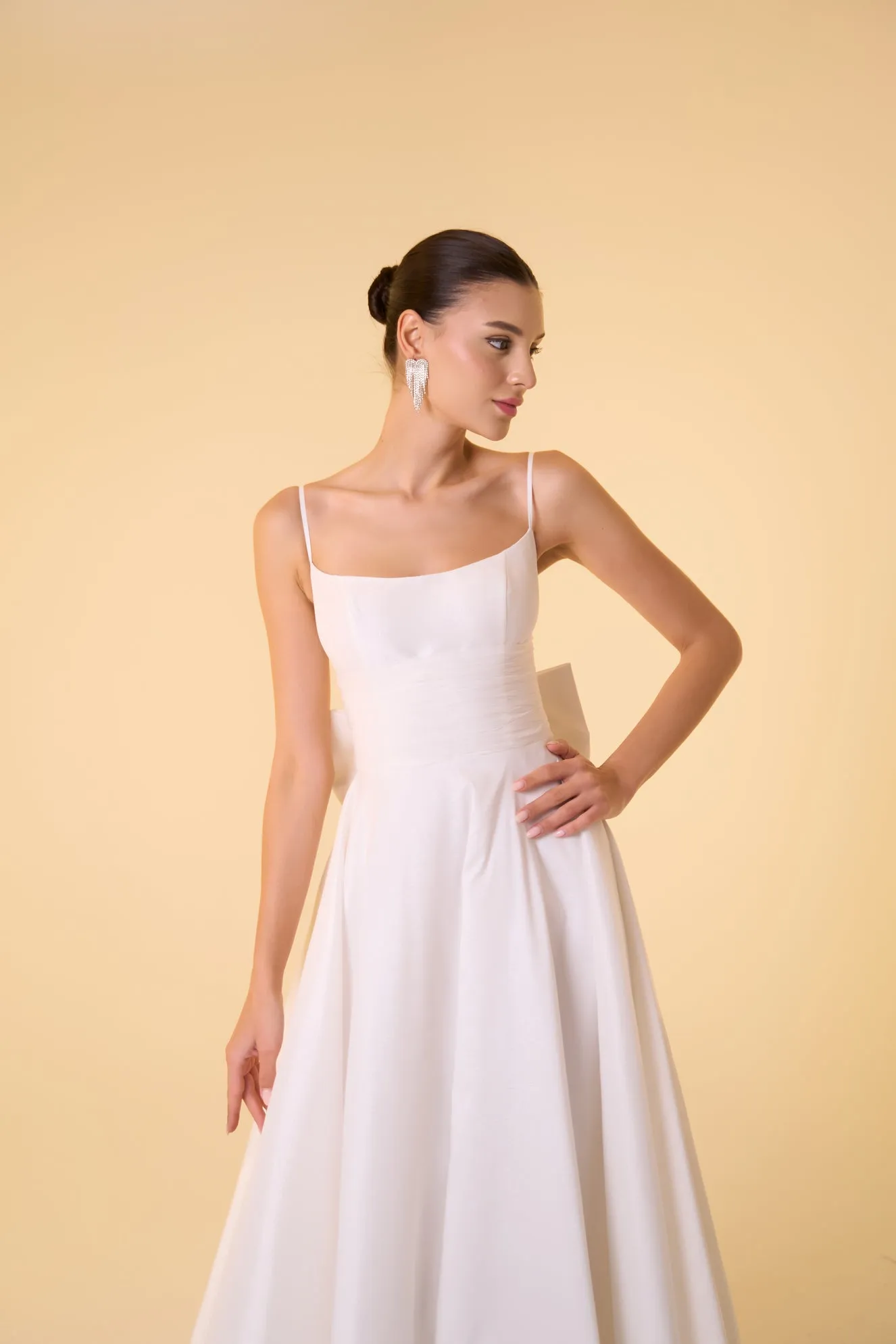 Scoop neck taffeta bridal gown
