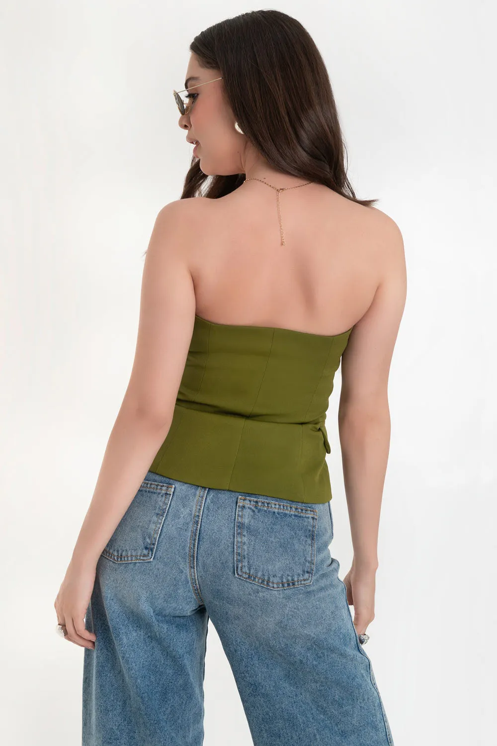 Top strapless escote corazón botones en contraste