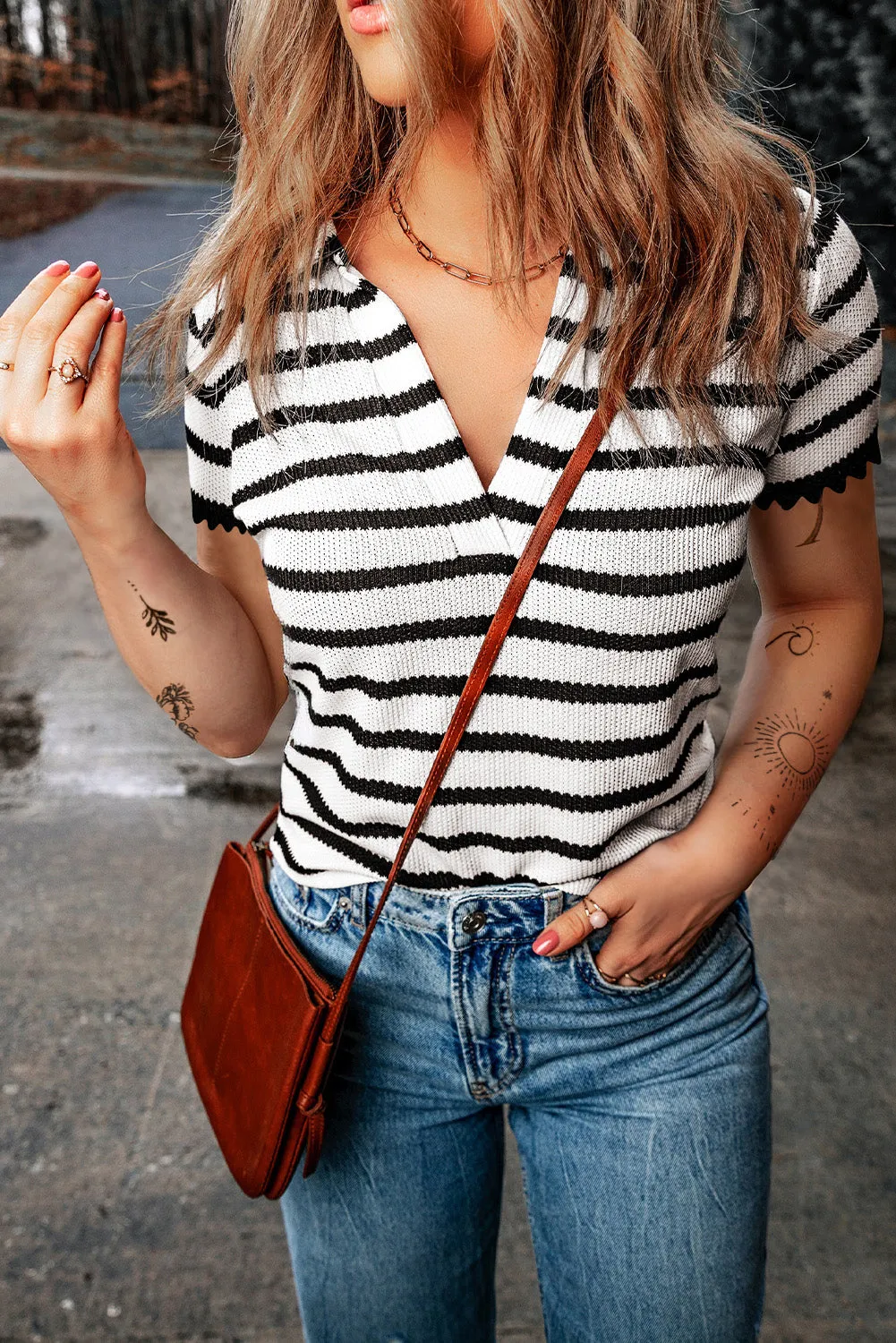 White Stripe Striped Knit Scalloped Edge V Neck T Shirt Sweater