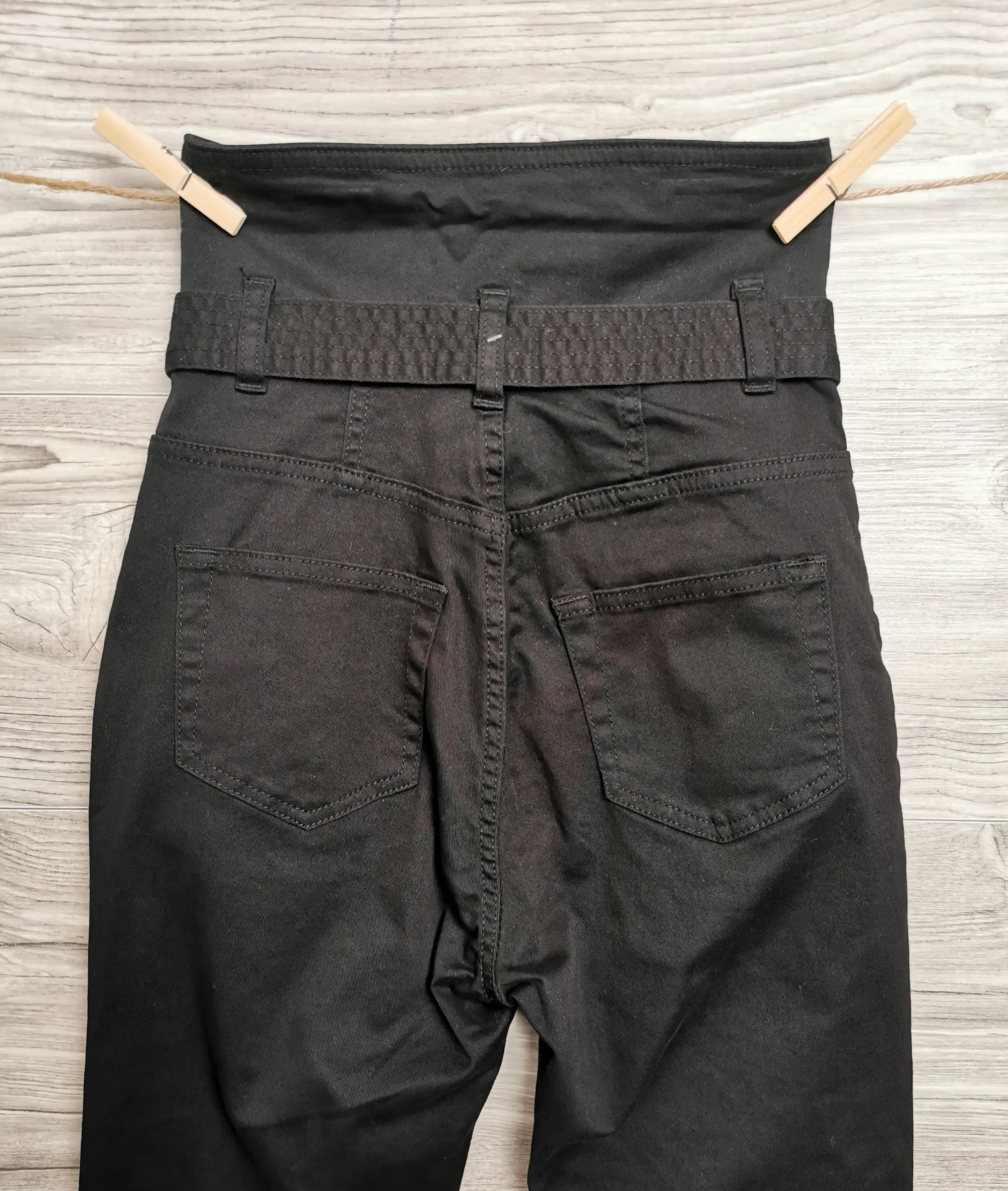 WOMENS SIZE 2 or TEEN GIRL - H&M, Black Skinny High-rise Pants NWOT B26