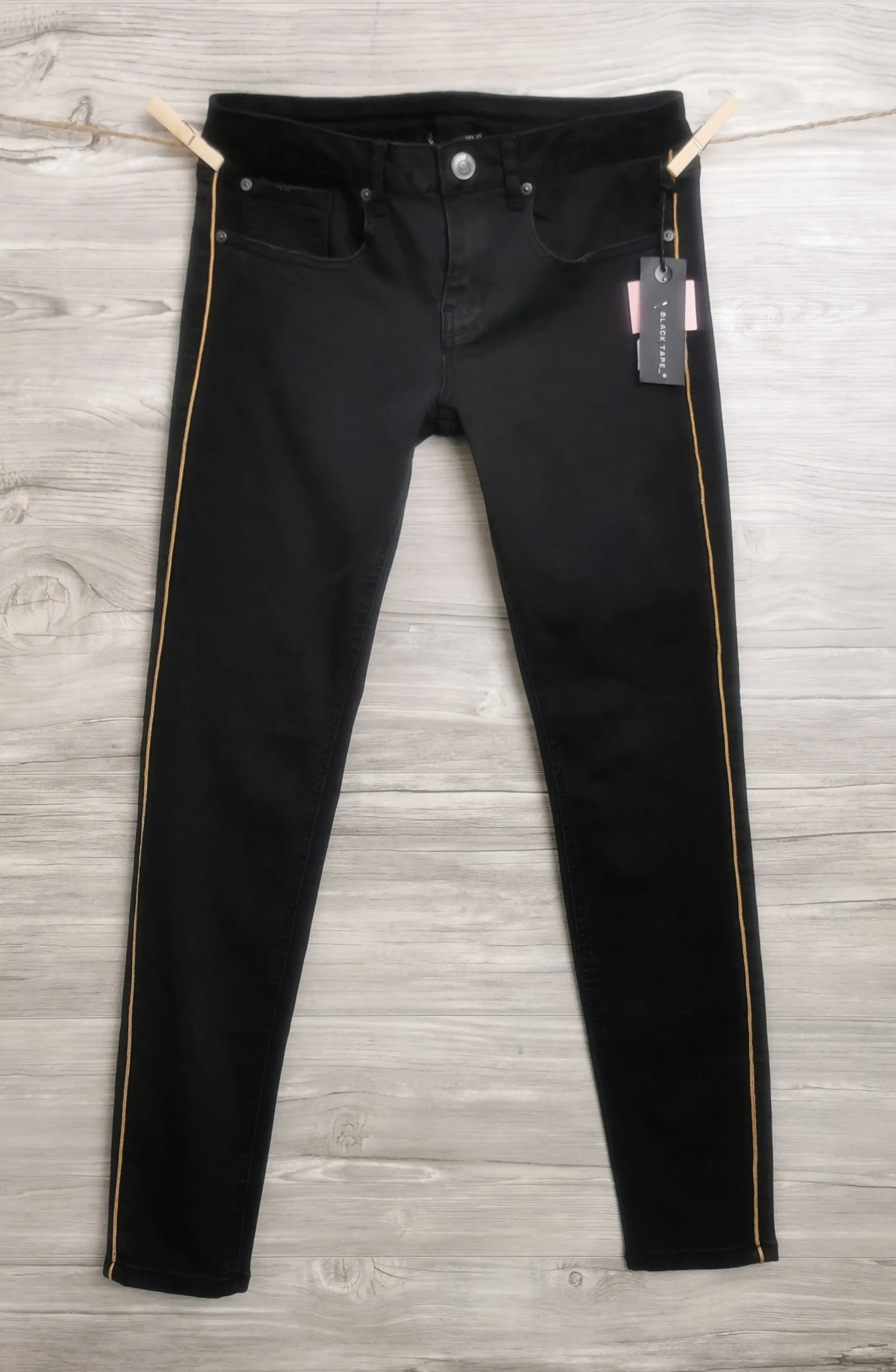 WOMENS SIZE 27 - BLACK TAPE, Low-Rise, Black Skinny Jeans NWT B26